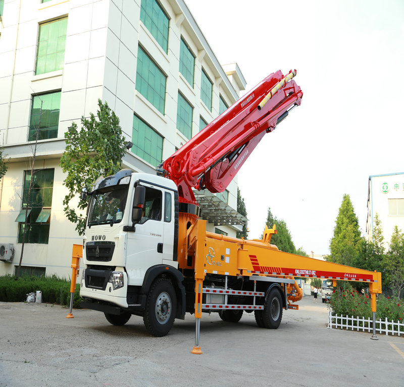 小型混凝土泵車，天泵，小型泵車，混凝土泵車