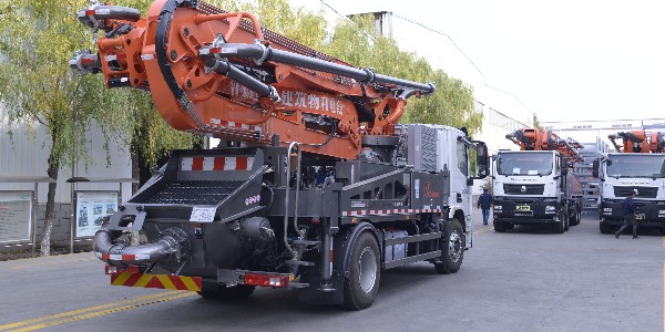 建設(shè)農(nóng)村與小型泵車，是密不可分的